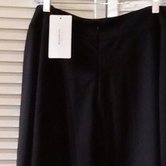 Bloomchic Solid Black Skirt Size 14-16 - Picture 3 of 4